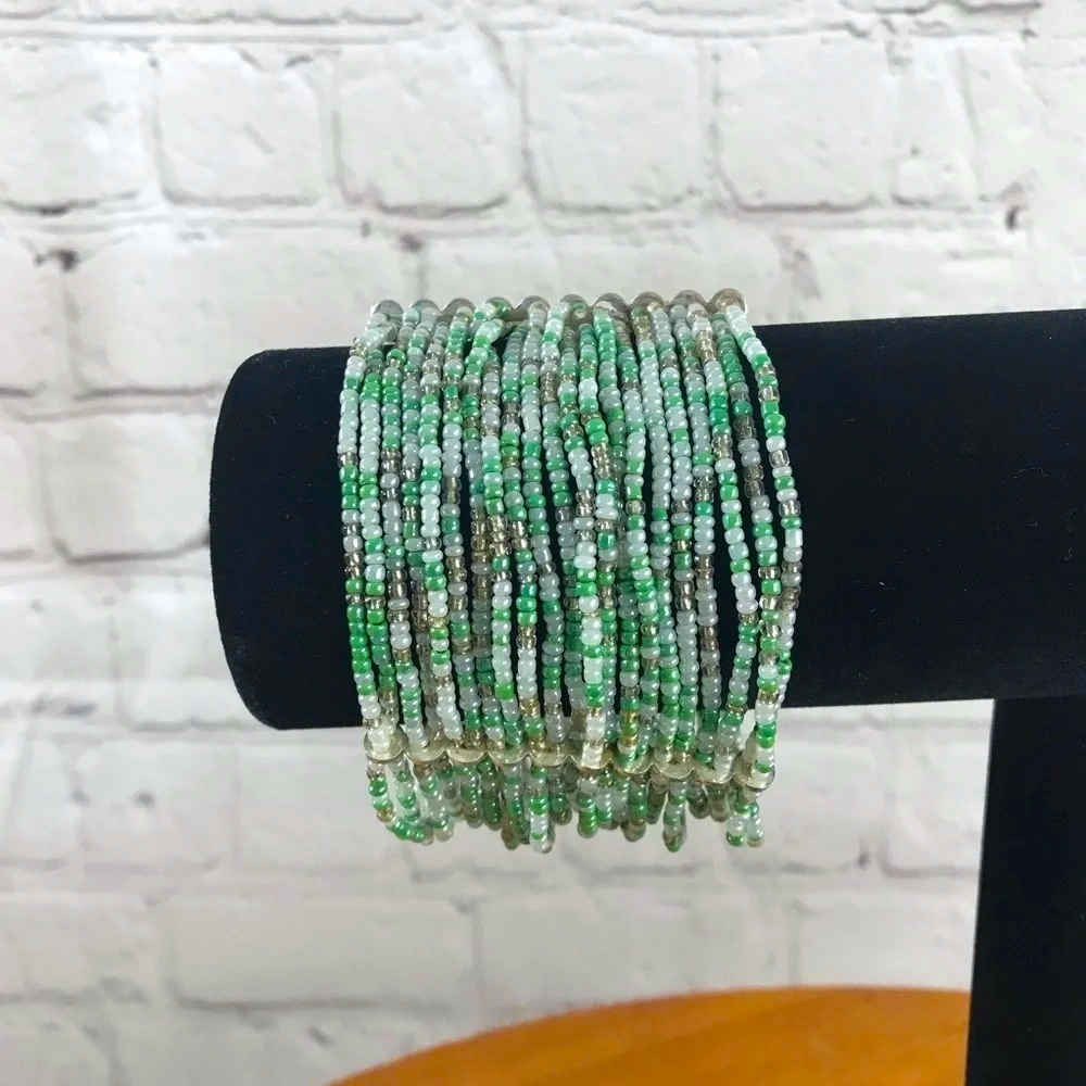 White Green And Silver Beaded Fashion Bracelet - New With Tag 14$